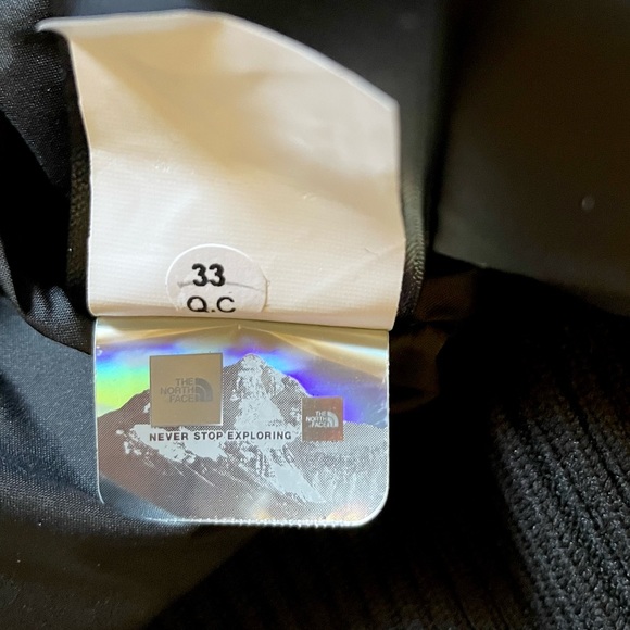 The North Face Men’s Newington Jacket In Asphalt Grey - Picture 9 of 9